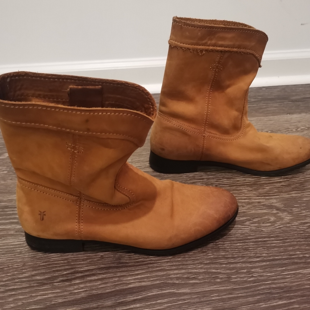 Frye Suede Brown Ankle Boots fits size US 8.5